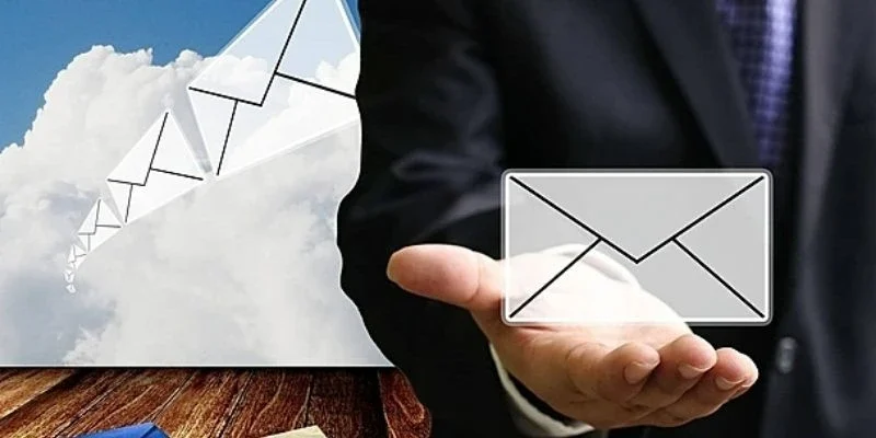 Hỗ trợ liên hệ qua email